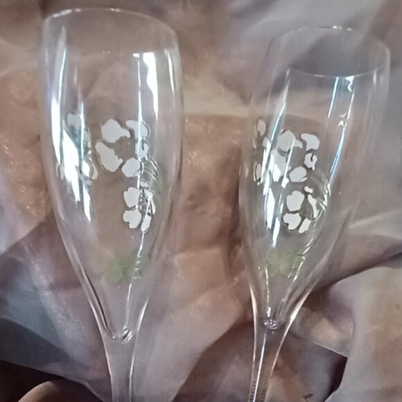 PAIR OF VINTAGE PERRIER-JOUET BELLE EPOQUE FLORAL CHAMPAGNE FLUTES - Picture 4 of 4